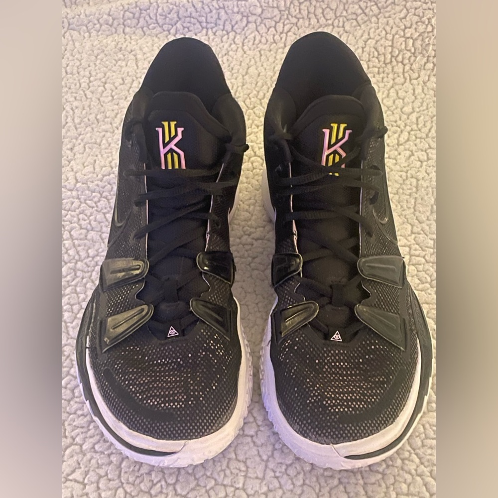 Nike Kyrie 7 Basketball Shoes